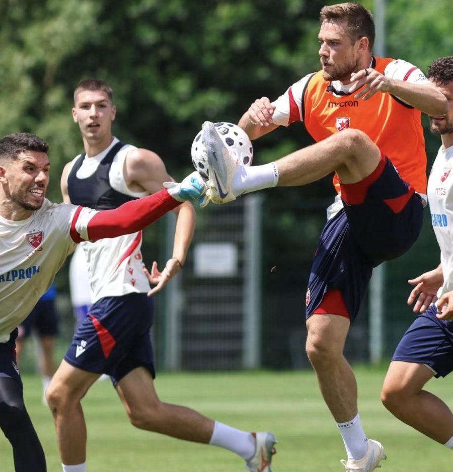 Dobre igra Abu Fanija „otključava“ moguću prodaju jednog od ova dva fudbalera Crvene zvezde (FOTO)