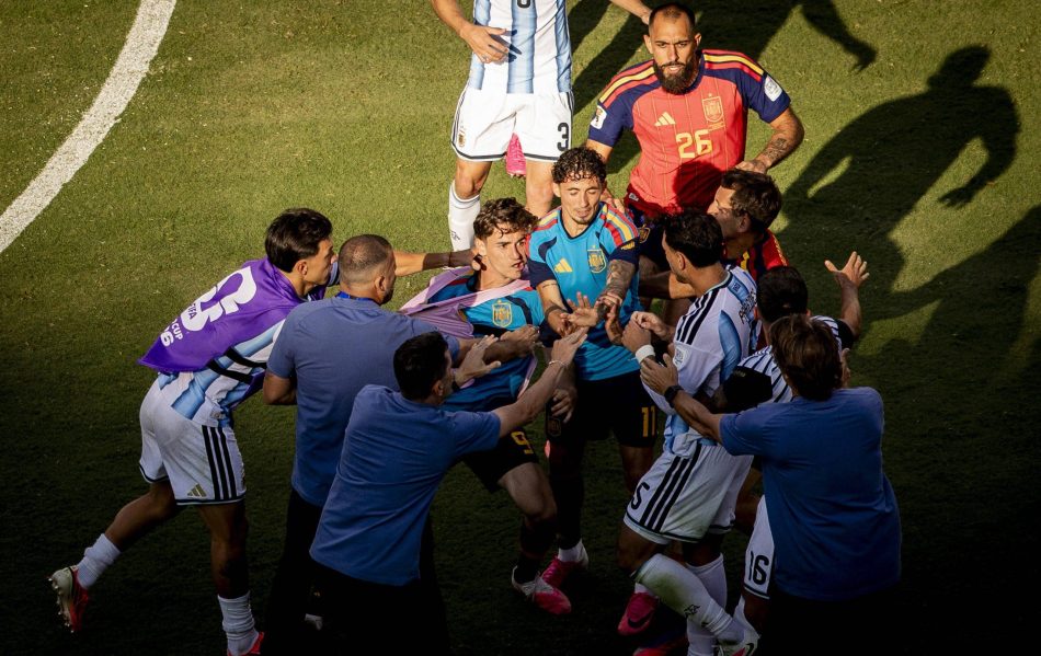 Paredes najviše nadrljao: FIFA žestoko kaznila Argentince zbog tuče sa Špancima